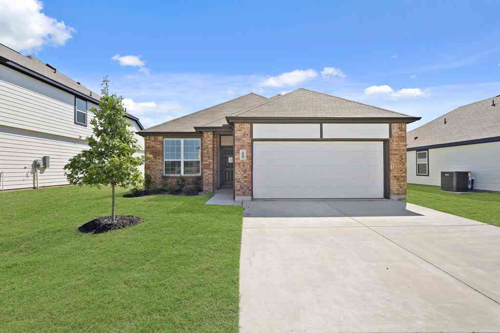 Homes For Sale - 10609 Stag Lane<br/> Fort Worth, TX 76036