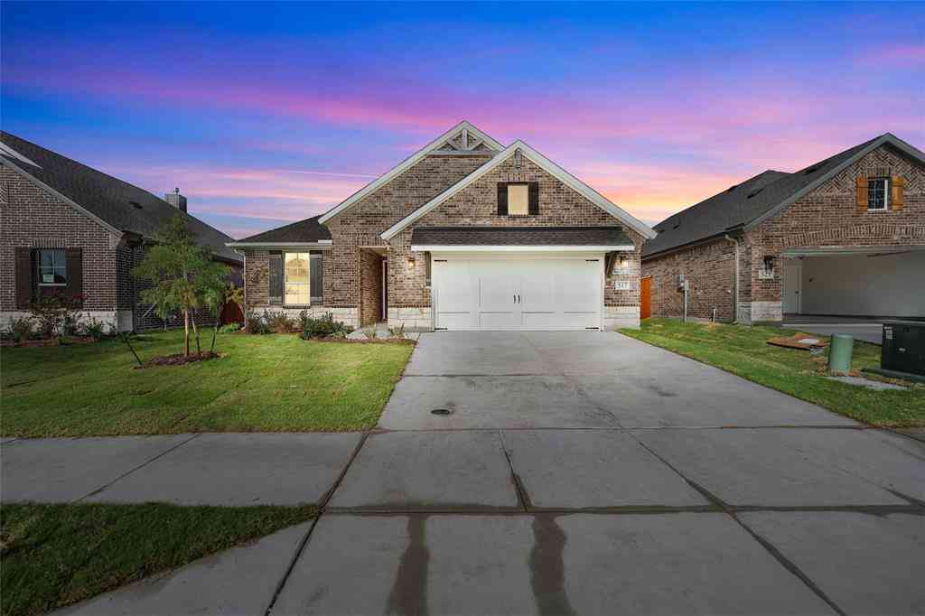 Homes For Sale - 517 Pickett Creek Drive<br/> Parker County, Aledo, TX 76008