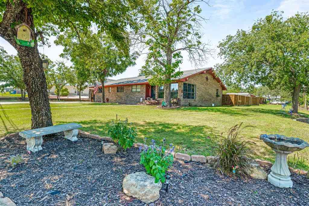 Homes For Sale - 810 Alexander Road<br/> Stephenville, TX 76401