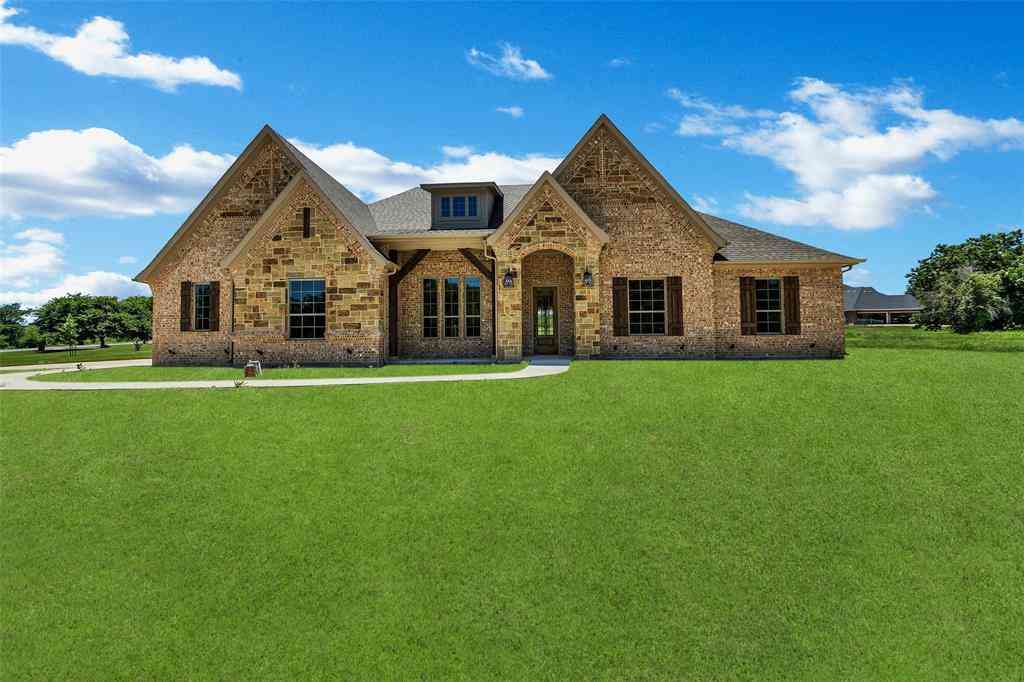 Homes For Sale - 150 Top Flight Drive<br/> Weatherford, TX 76087