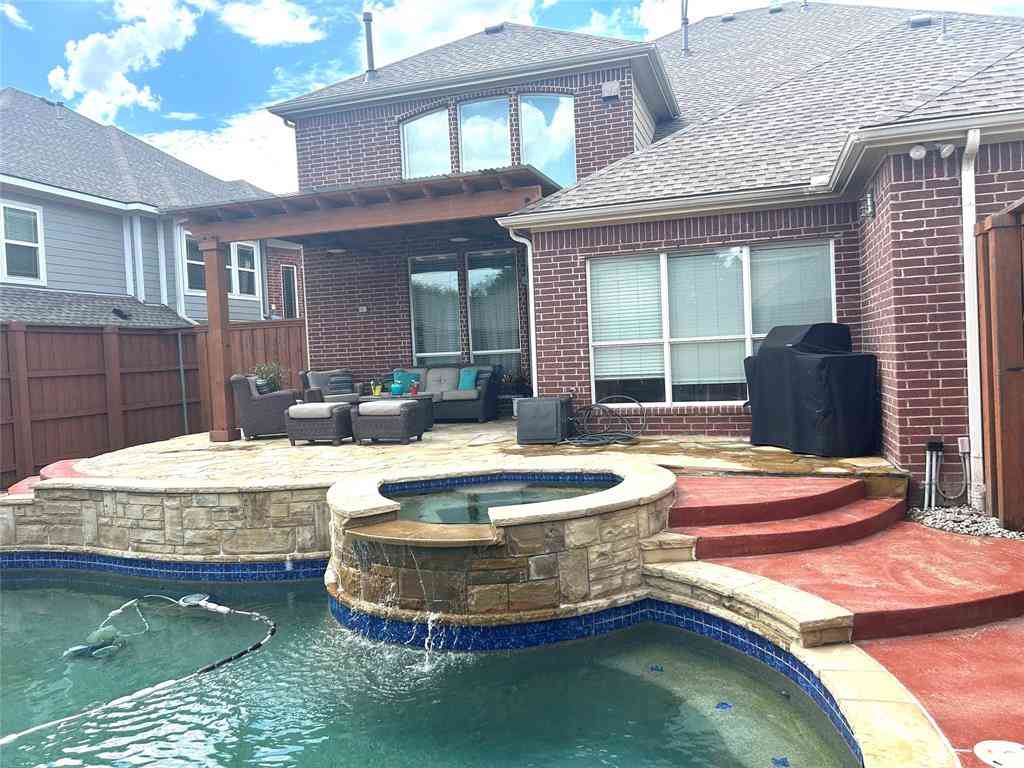 Homes For Sale - 10185 Burnt Mill Lane<br/> Frisco, TX 75035