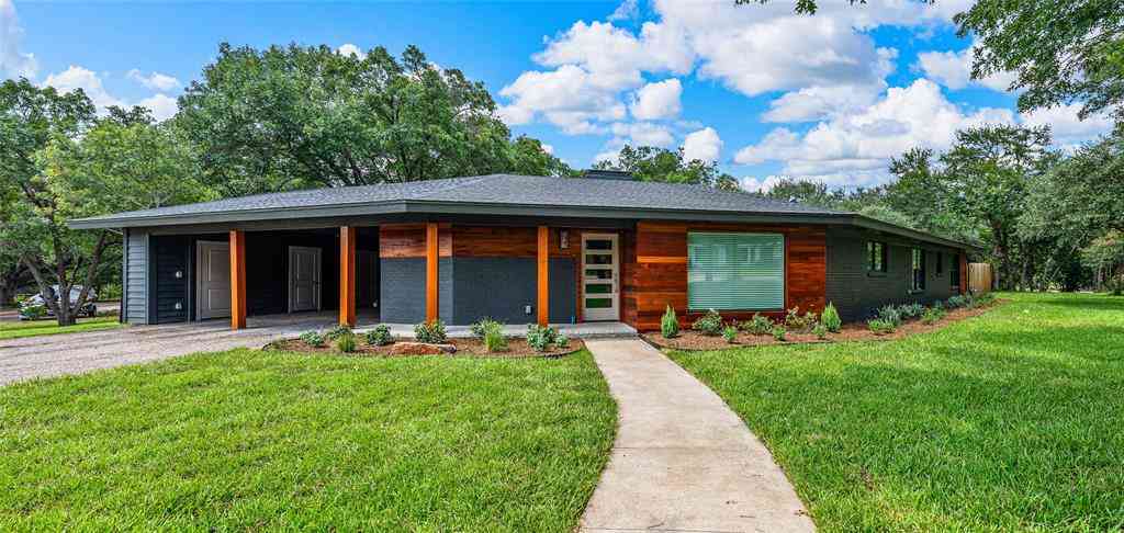 Homes For Sale - 5205 Lockwood Drive<br/> Waco, TX 76710