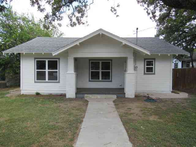 Homes For Sale - 2204 Avenue E<br/> Brownwood, TX 76801