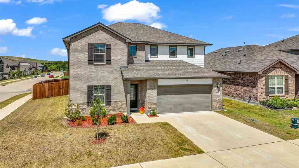 Homes For Sale - 2860 Fox Trail Lane<br/> Fort Worth, TX 76108