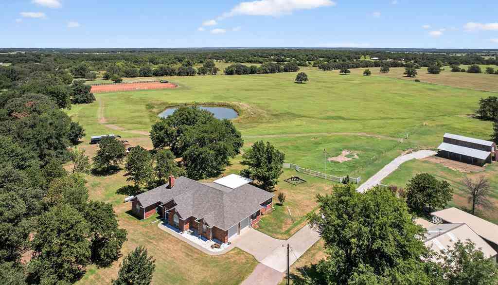 Homes For Sale - 482 Center Hill Road<br/> Gainesville, TX 76240