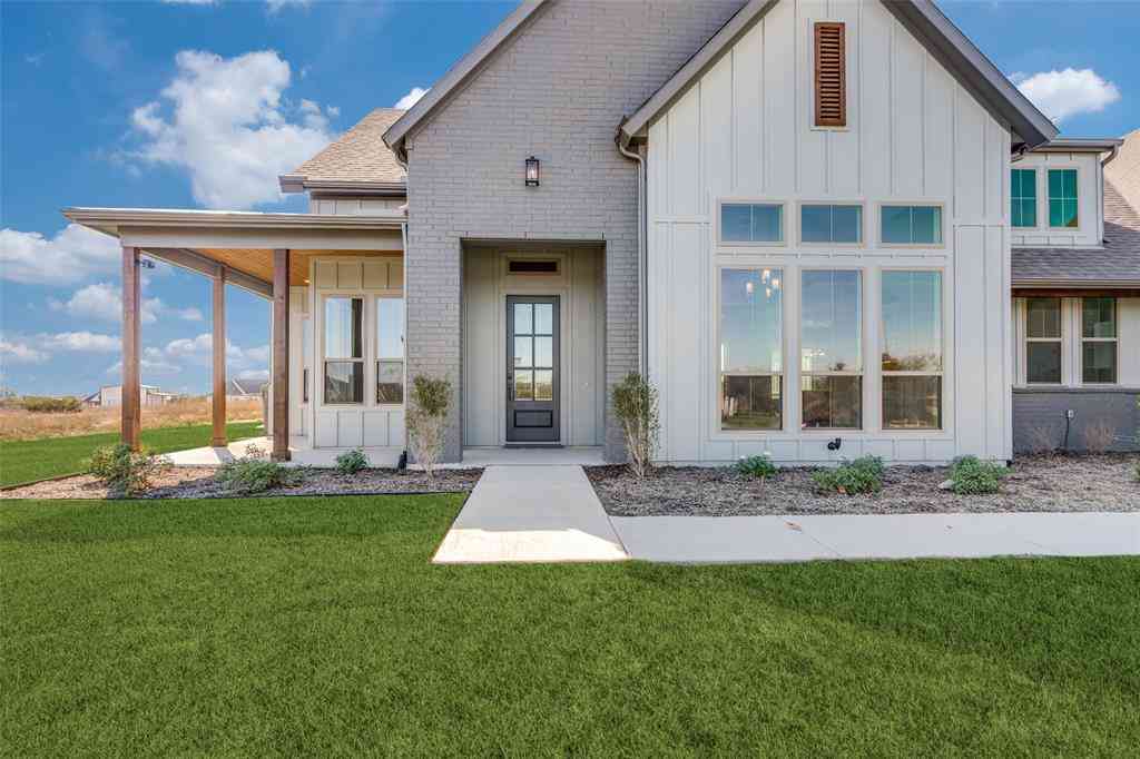 Homes For Sale - 560 Aermotor Loop<br/> Weatherford, TX 76085
