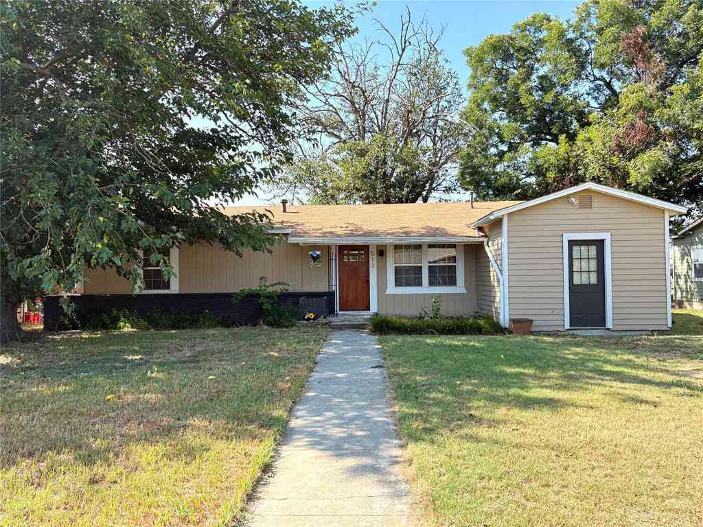 Homes For Sale - 513 E Conner Street<br/> Eastland County, Eastland, TX 76448