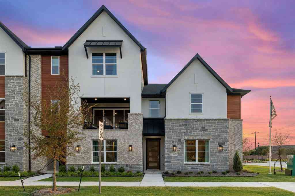 Townhouse For Sale - 6229 Fortuna Lane<br/> Collin County, McKinney, TX 75070