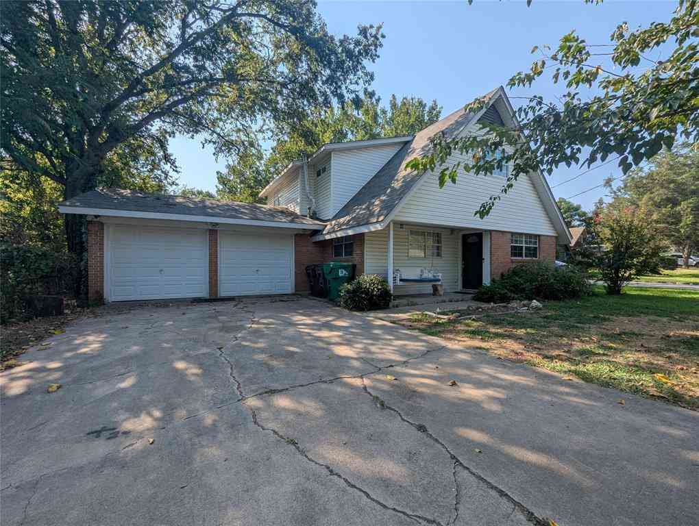 Homes For Sale - 2924 Longfellow Lane<br/> Denton, TX 76209