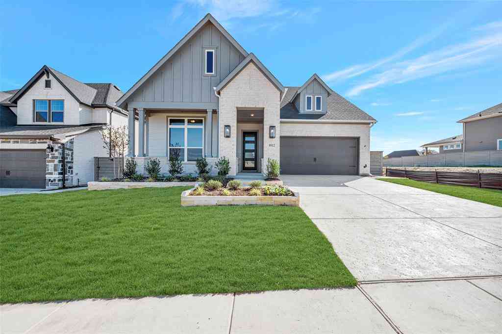 Homes For Sale - 8912 Chestnut Lane<br/> Denton County, Justin, TX 76247