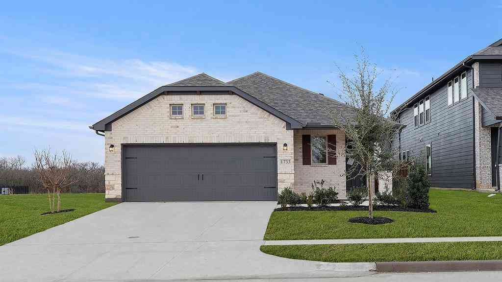 Homes For Sale - 1733 Edgeway<br/> Aubrey, TX 76227