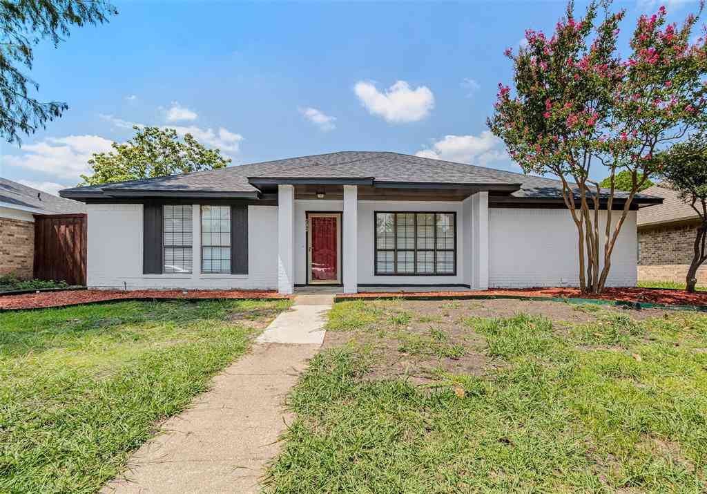 Homes For Sale - 202 E Schreiber Street<br/> Garland, TX 75040