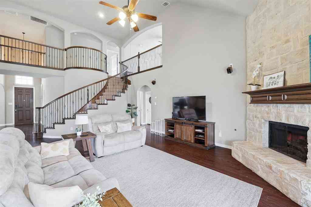 Homes For Sale - 9645 Salvia Drive<br/> Fort Worth, TX 76177