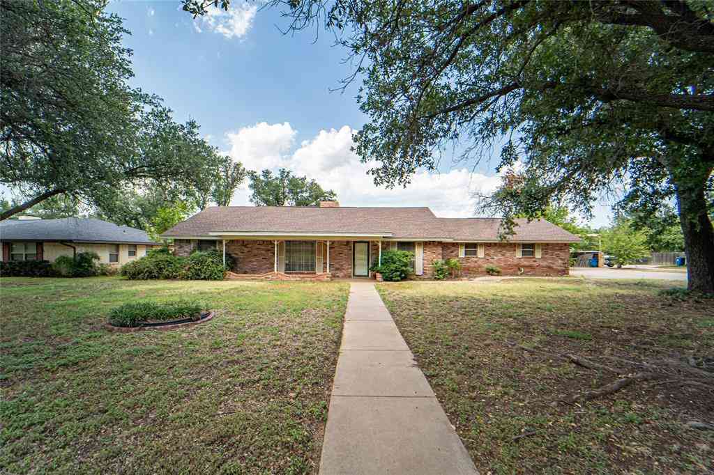 Homes For Sale - 1508 W Elliott Street<br/> Stephens County, Breckenridge, TX 76424