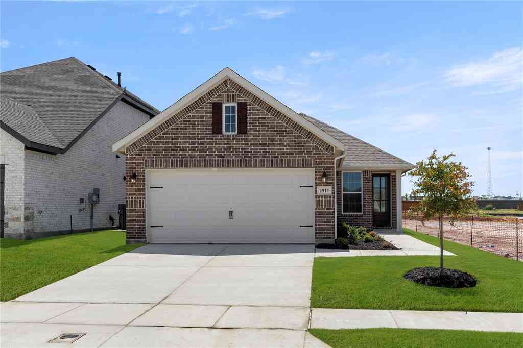 Homes For Sale - 1917 Flaxen Drive<br/> Forney, TX 75126