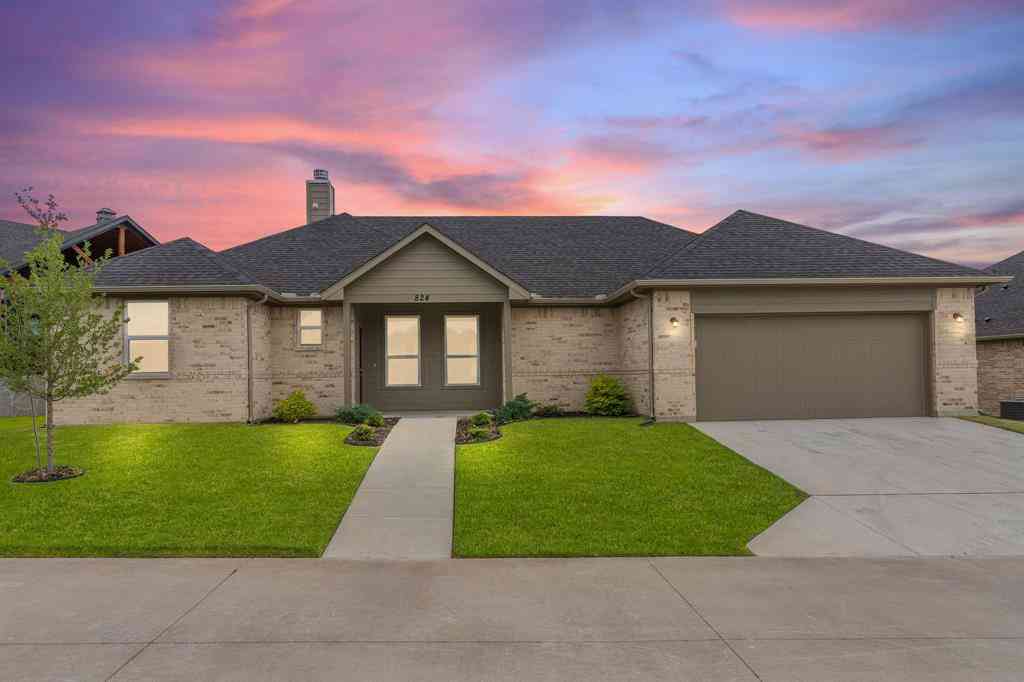 Homes For Sale - 824 E Heath Street<br/> Rockwall County, Rockwall, TX 75087