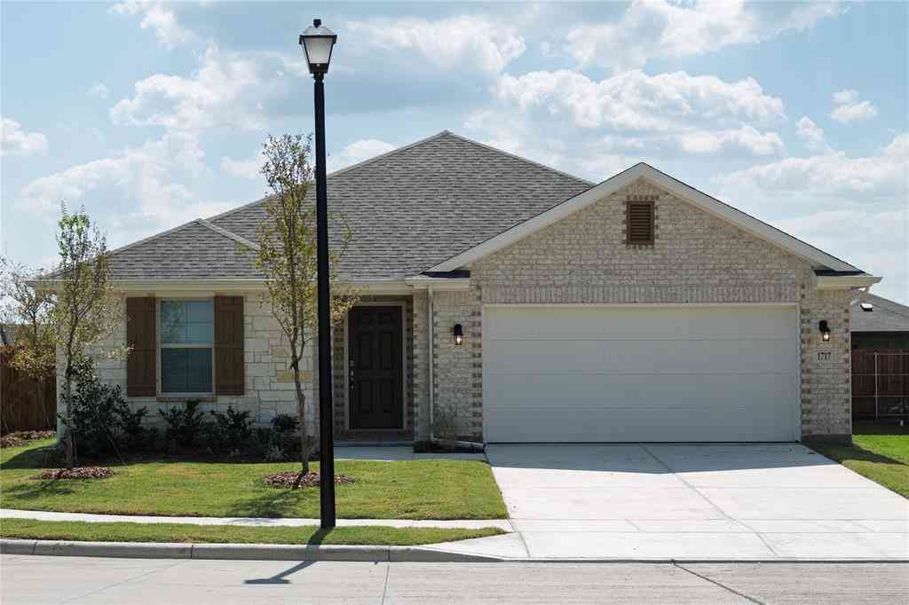 Homes For Sale - 1717 Etosha Drive<br/> Rockwall County, Royse City, TX 75189