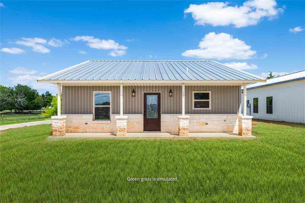 Homes For Sale - 1105 E Navarro Avenue<br/> Mart, TX 76664