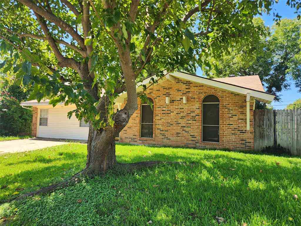 Homes For Rent - 419 Woodcrest Way<br/> Forney, TX 75126
