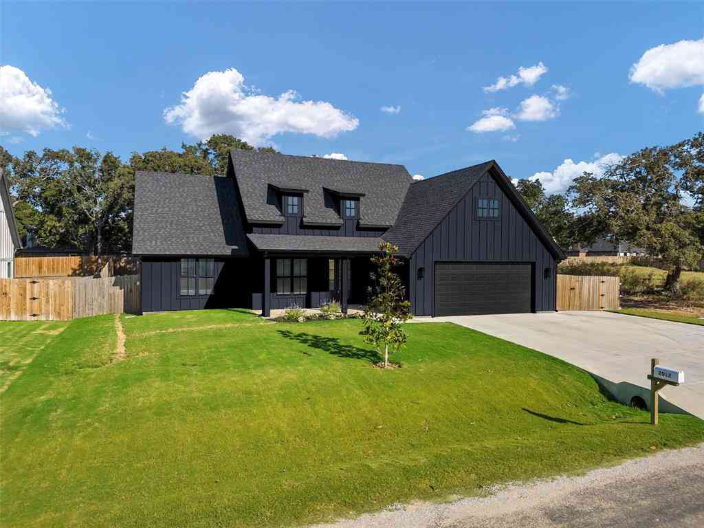 Homes For Sale - 2029 Rattler Way<br/> Hood County, Tolar, TX 76476