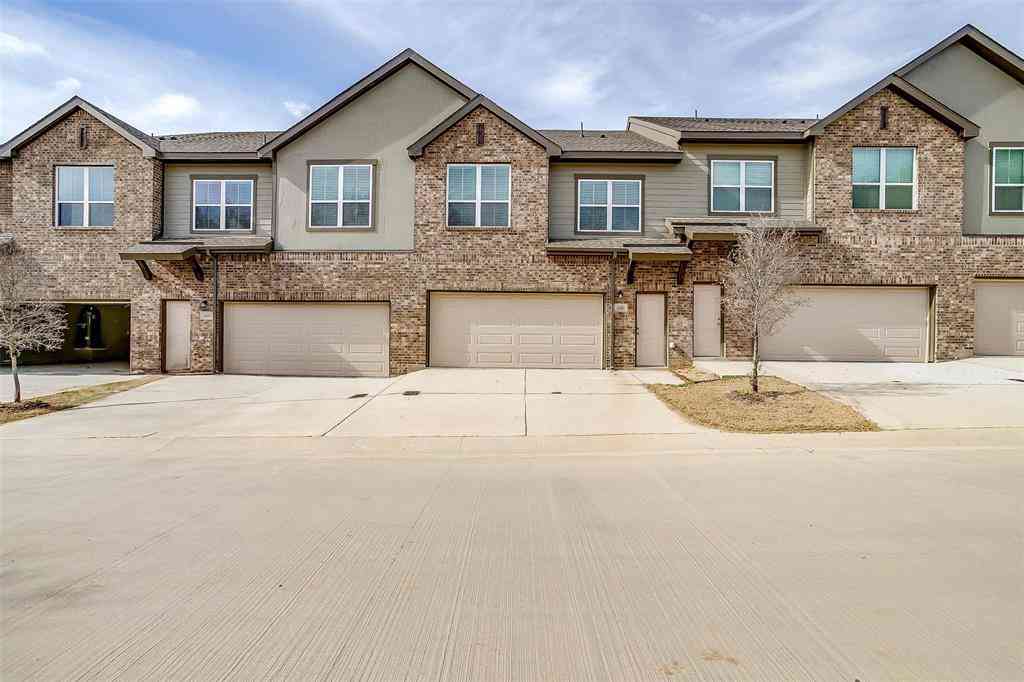 Townhouse For Rent - 544 Lake Point Drive<br/> Weatherford, TX 76087