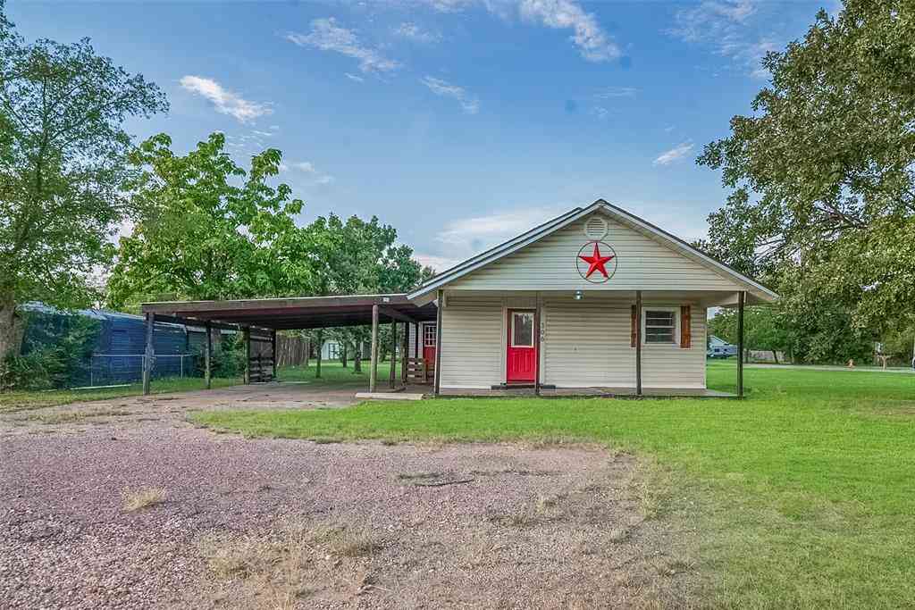 Homes For Sale - 306 N Front Street<br/> Savoy, TX 75479