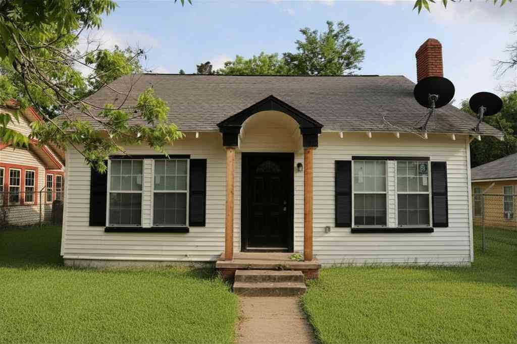 Homes For Sale - 818 E Palestine Street<br/> Mexia, TX 76667