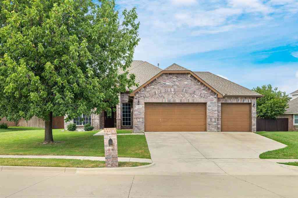Homes For Sale - 13501 Leather Strap Drive<br/> Tarrant County, Fort Worth, TX 76052
