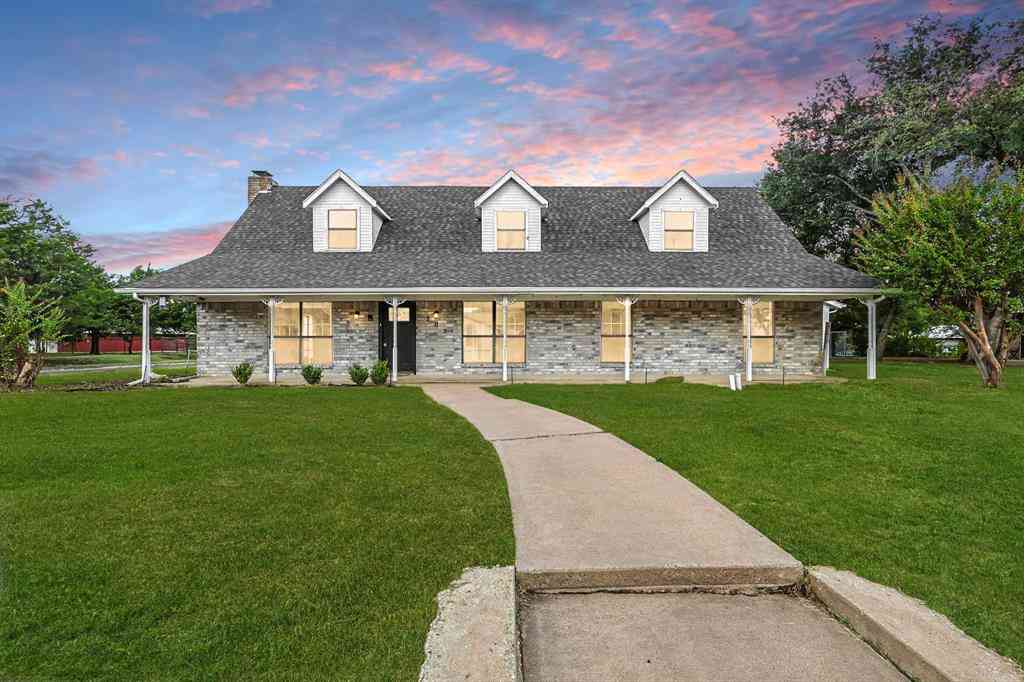 Homes For Sale - 305 Amoret Circle<br/> Anna, TX 75409