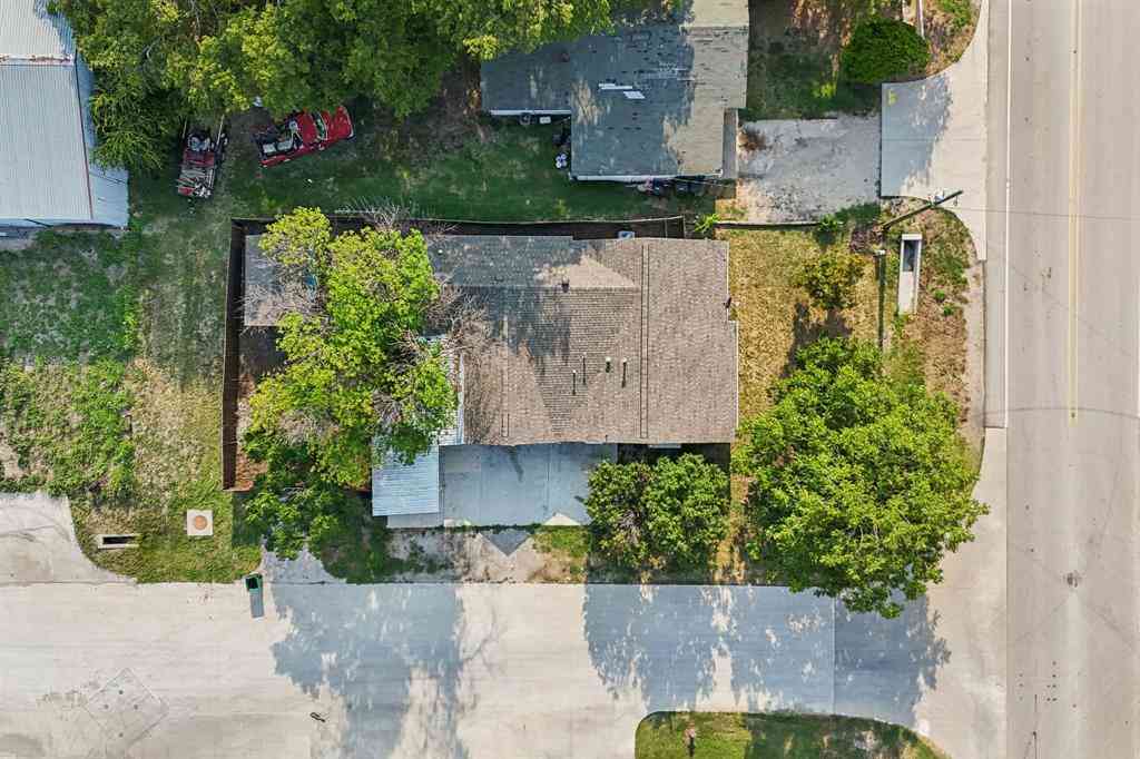 Homes For Sale - 303 E 5th Street<br/> Justin, TX 76247