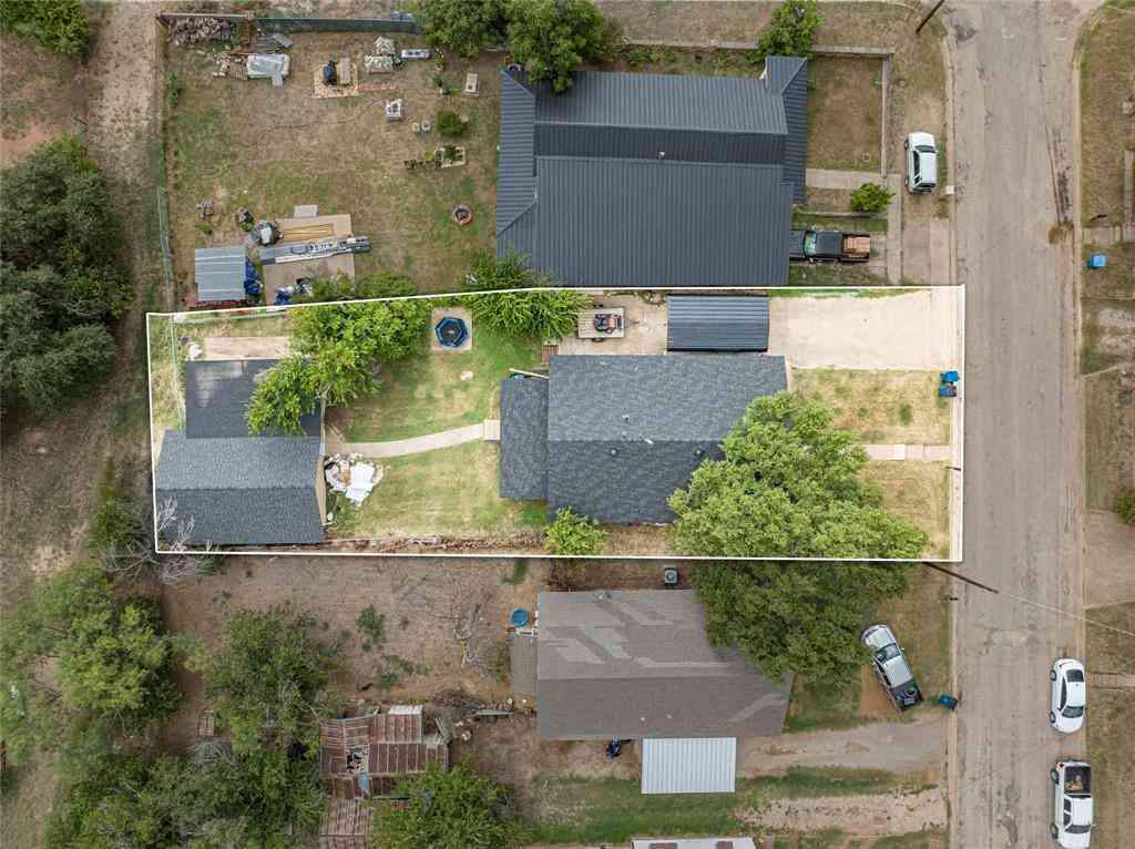 Homes For Sale - 805 E Williams Street<br/> Stephens County, Breckenridge, TX 76424