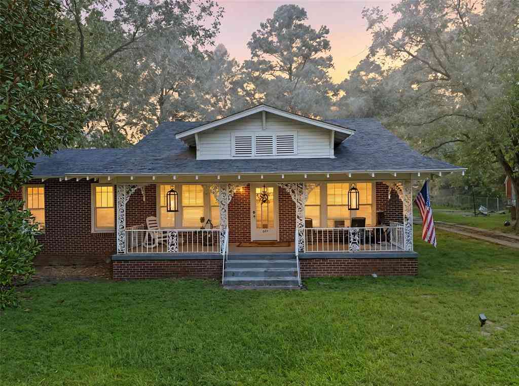 Homes For Sale - 814 E Palmetto Avenue<br/> Plain Dealing, LA 71064