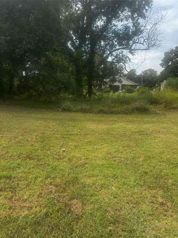 Vacant Land For Sale - 105 S Brazos Avenue<br/> Cleburne, TX 76031