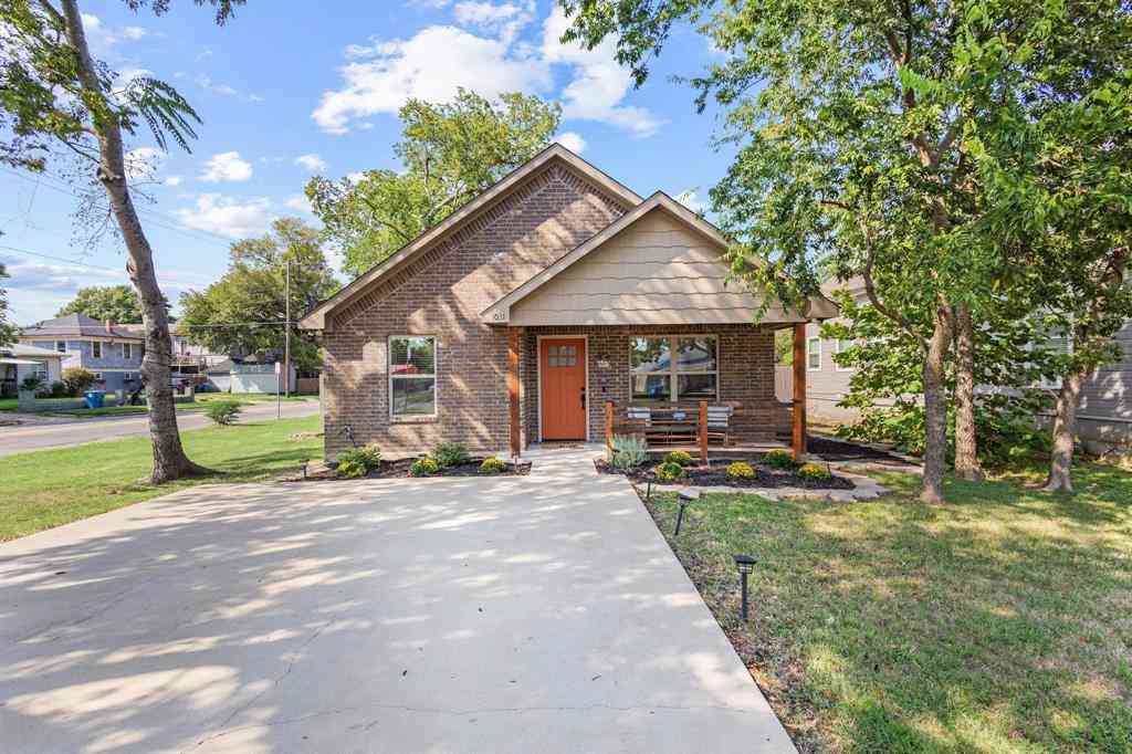Homes For Sale - 1031 W Gandy Street<br/> Denison, TX 75020
