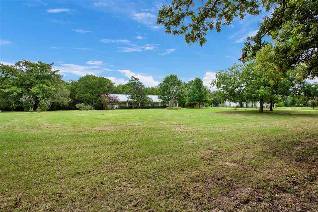 Homes For Sale - 206 Clements Road<br/> Whitesboro, TX 76273