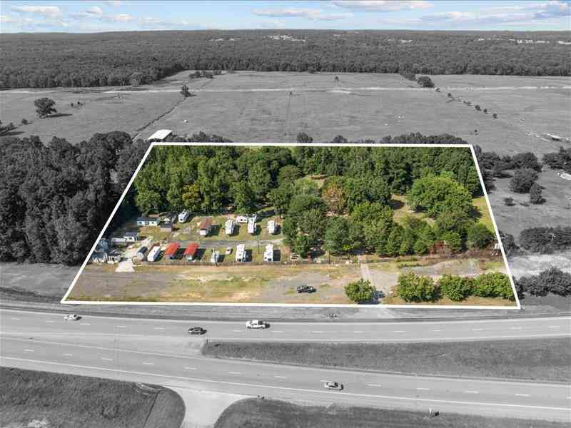 Apartment For Sale - 19795 E Tx-31 Highway<br/> Henderson County, Brownsboro, TX 75756