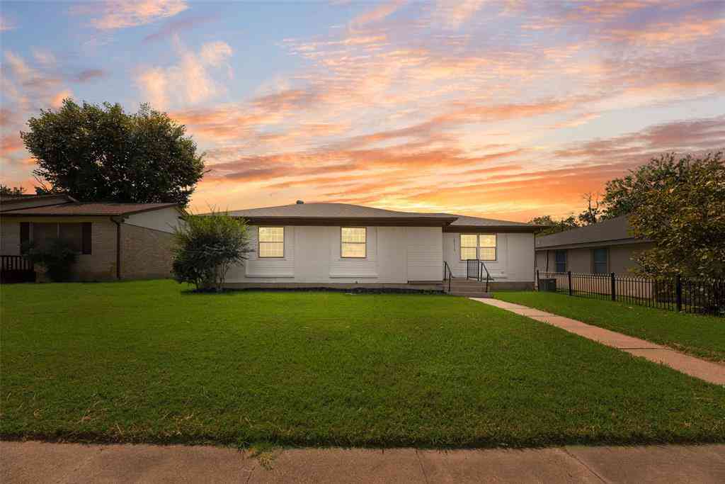 Homes For Sale - 10038 Mesita Drive<br/> Dallas, TX 75217
