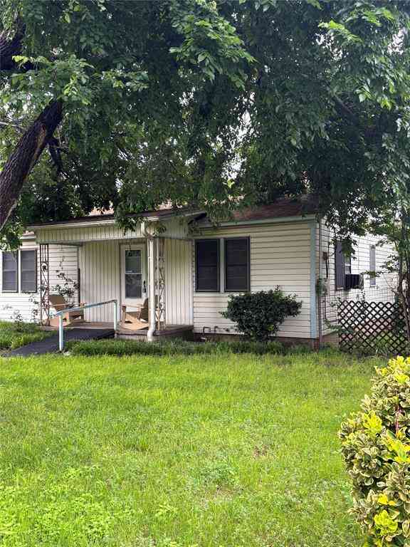 Homes For Sale - 407 N Lane Street<br/> Decatur, TX 76234