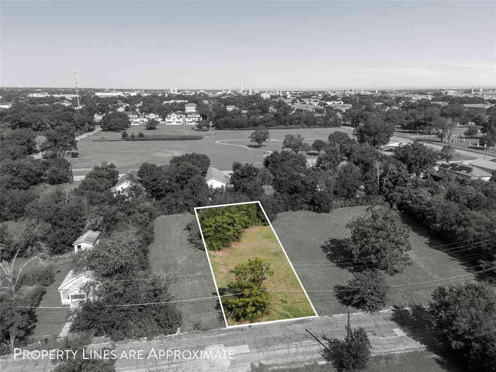 Vacant Land For Sale - 805 Benton Drive<br/> Mclennan County, Waco, TX 76706