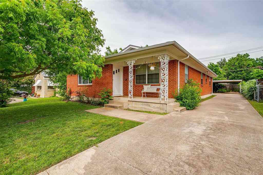 Homes For Rent - 3217 Lubbock Avenue<br/> Fort Worth, TX 76109