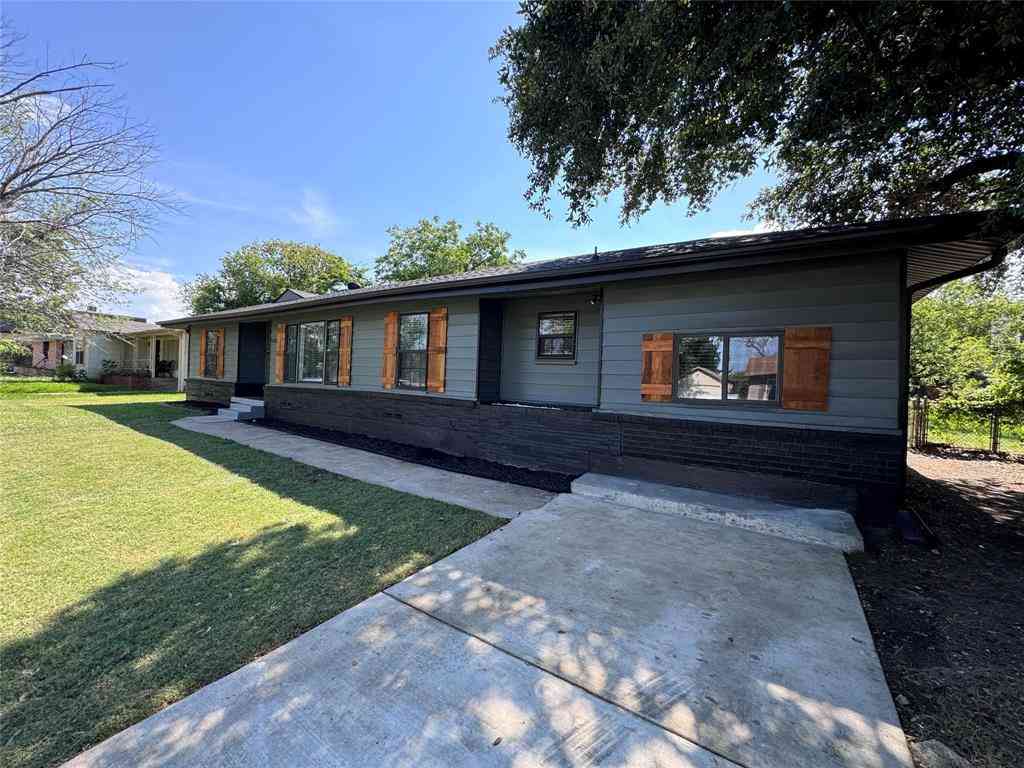 Homes For Sale - 2608 Roseland Street<br/> Fort Worth, TX 76103