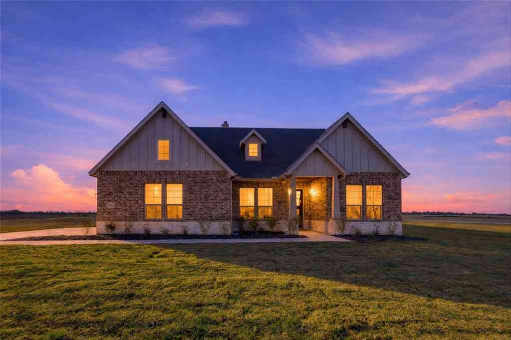 Homes For Sale - 1030 County Road 200<br/> Valley View, TX 76272