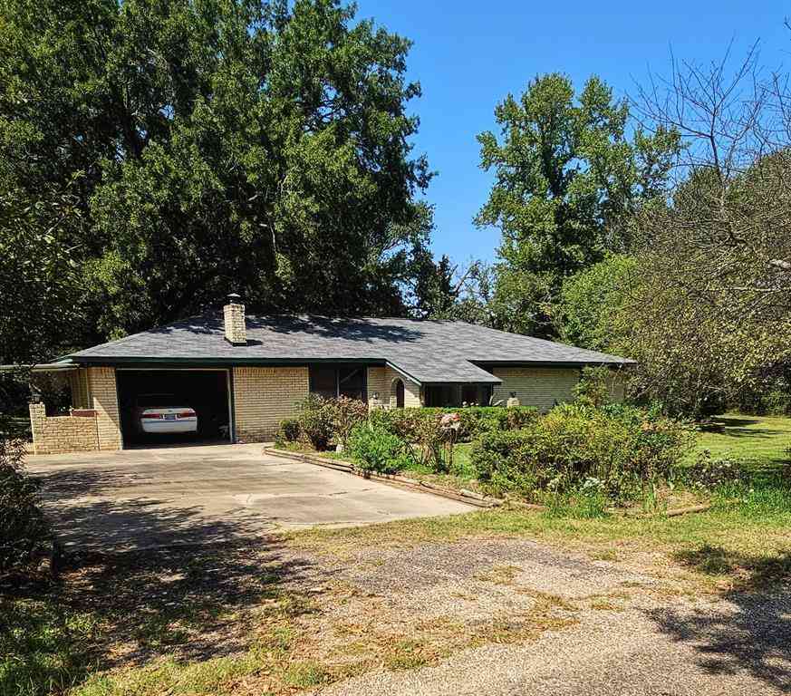 Homes For Sale - 85 County Road 1435<br/> Mount Pleasant, TX 75455
