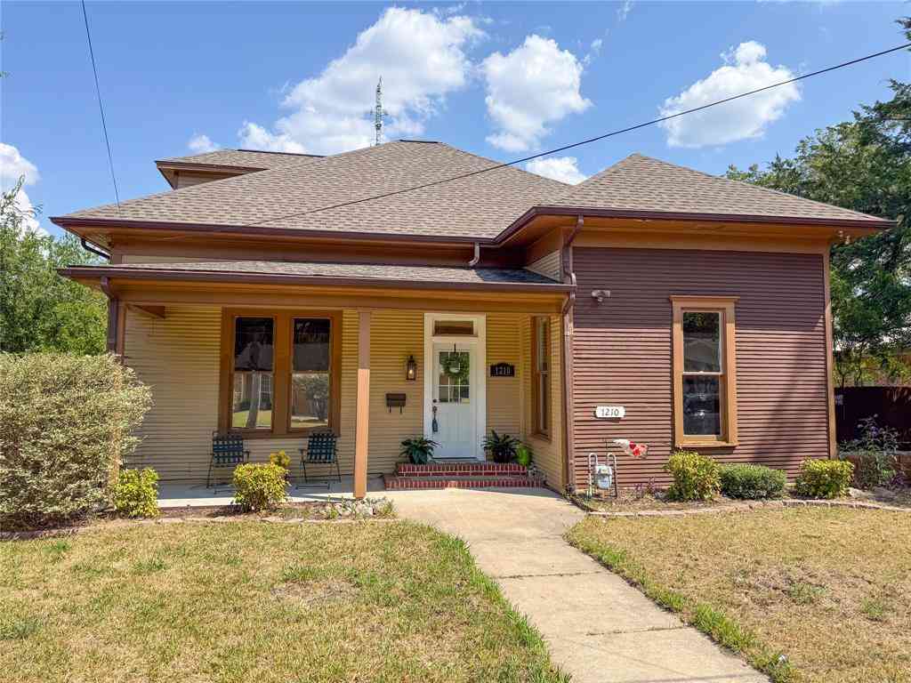 Homes For Sale - 1210 Monroe Street<br/> Hunt County, Commerce, TX 75428
