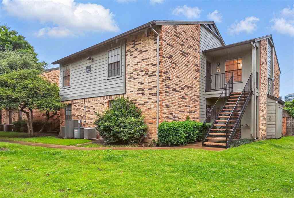 Condo For Sale - 5335 Bent Tree Forest Drive #240<br/> Dallas, TX 75248