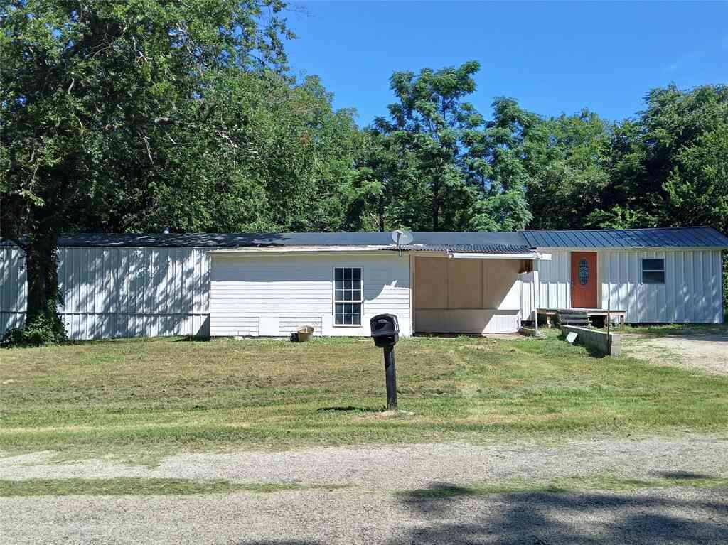 Homes For Sale - 2916 E Briarwood Street<br/> Granbury, TX 76048