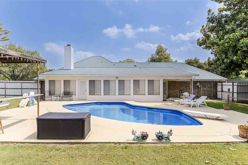 Homes For Sale - 111 Kirk Road<br/> Ellis County, Midlothian, TX 76065