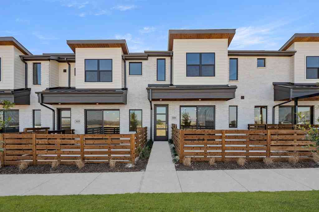 Townhouse For Sale - 4606 White Buffalo Trail<br/> Denton County, Oak Point, TX 75068
