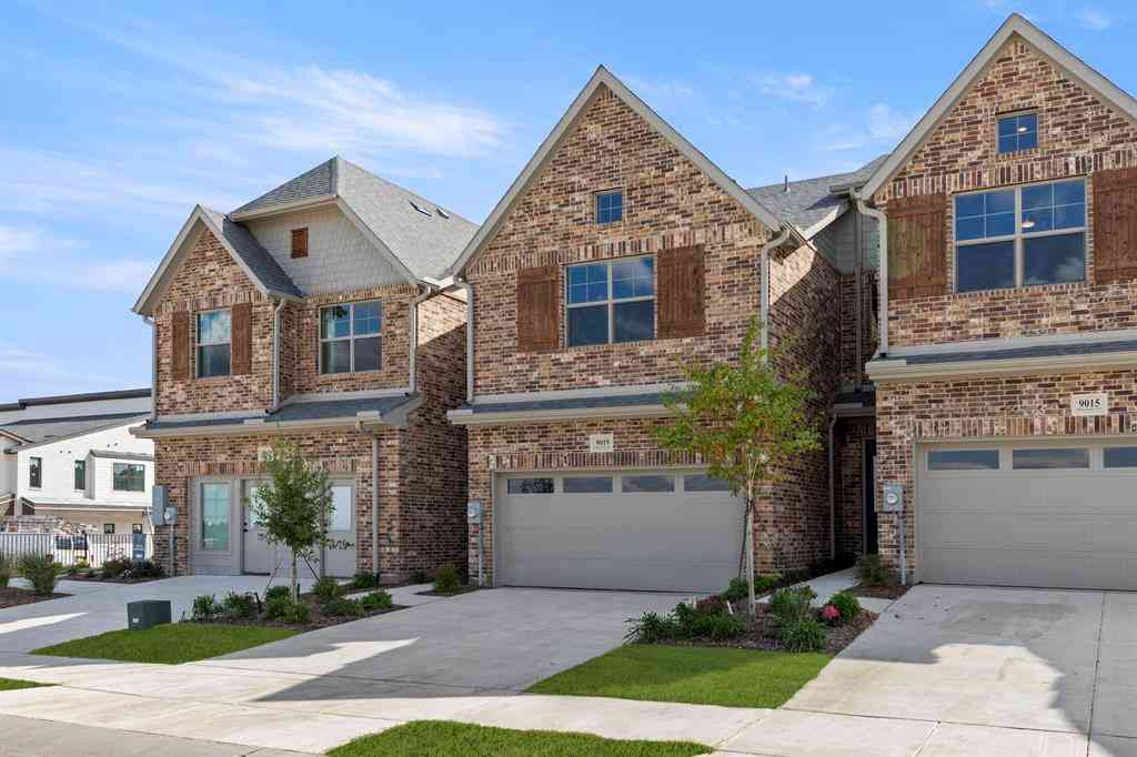 Townhouse For Sale - 9019 Indianola Trail<br/> Denton County, Oak Point, TX 75068