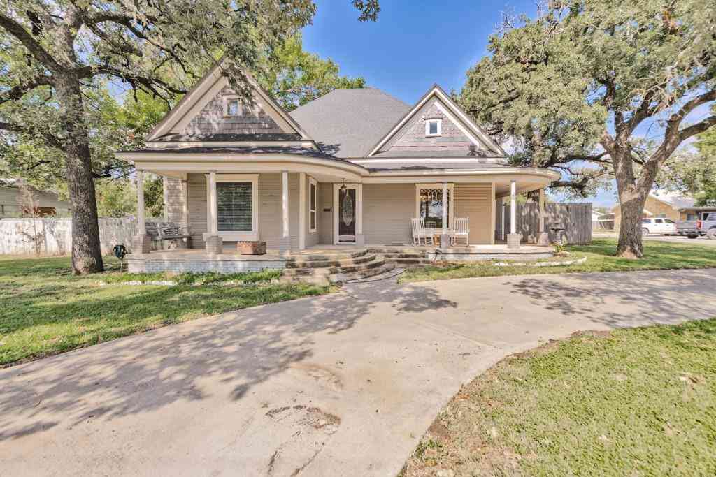 Homes For Sale - 209 N Wickham Street<br/> Wise County, Alvord, TX 76225